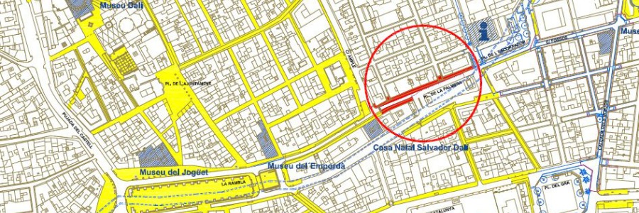Inicis d'obres a la vorera del carrer Monturiol